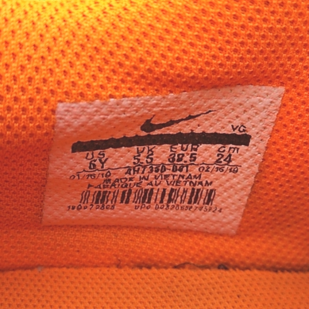 Nike - Picture 6 of 6
